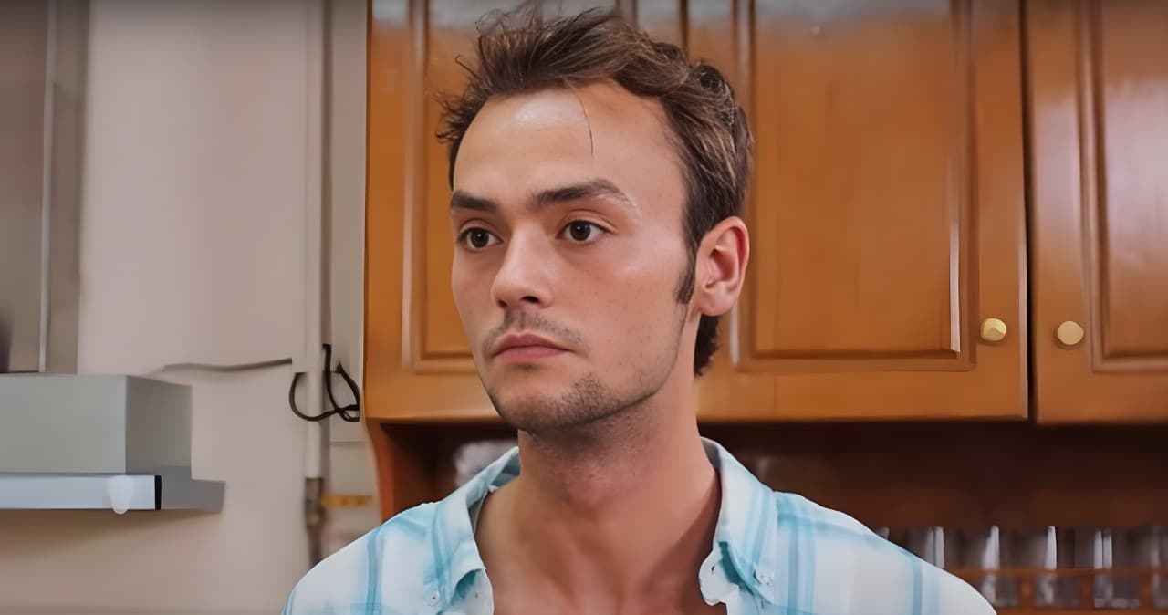 Fahrettin Avcı jako Alper w "Miłość i nadzieja"