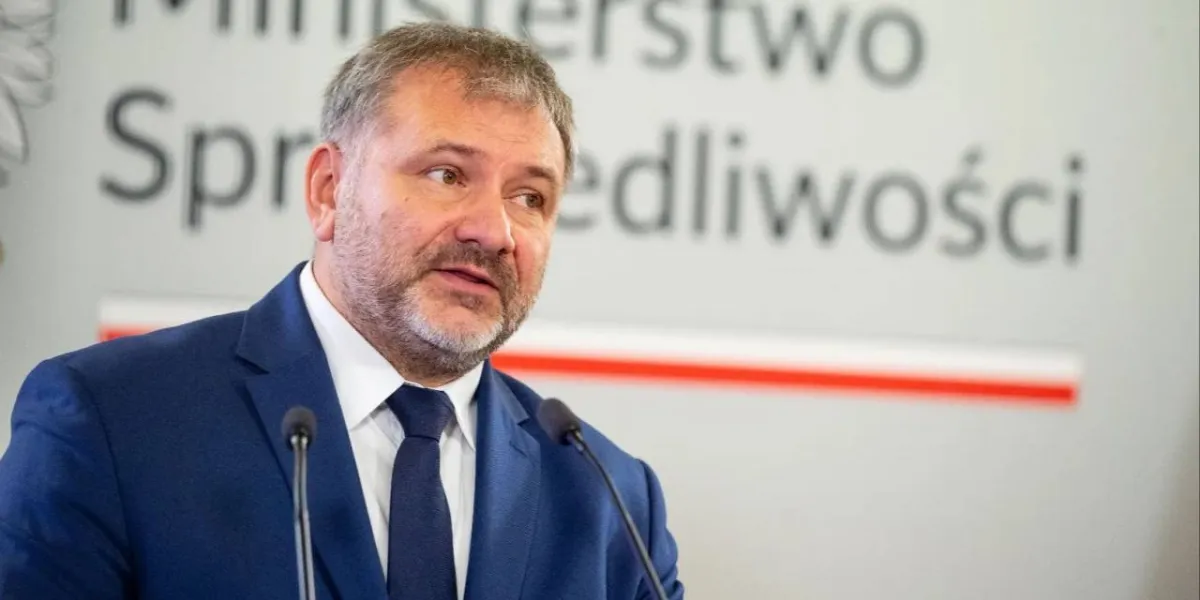 Żurek obiecywał przyspieszenie, a wyroki czeka się dłużej