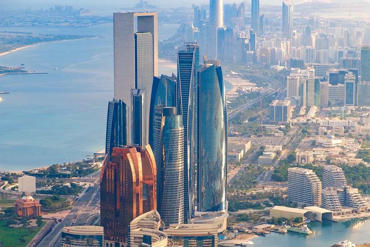 IHC Abu Dhabi: Gigant Przekształcający Gospodarkę ZEA