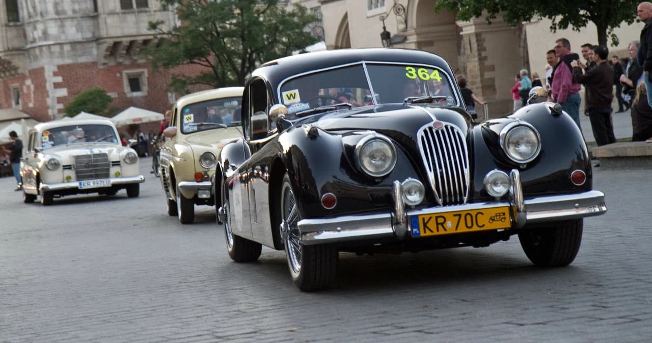 Prezydent Nawrocki podpisał ustawę uderzającą w polskich pasjonatów motoryzacji